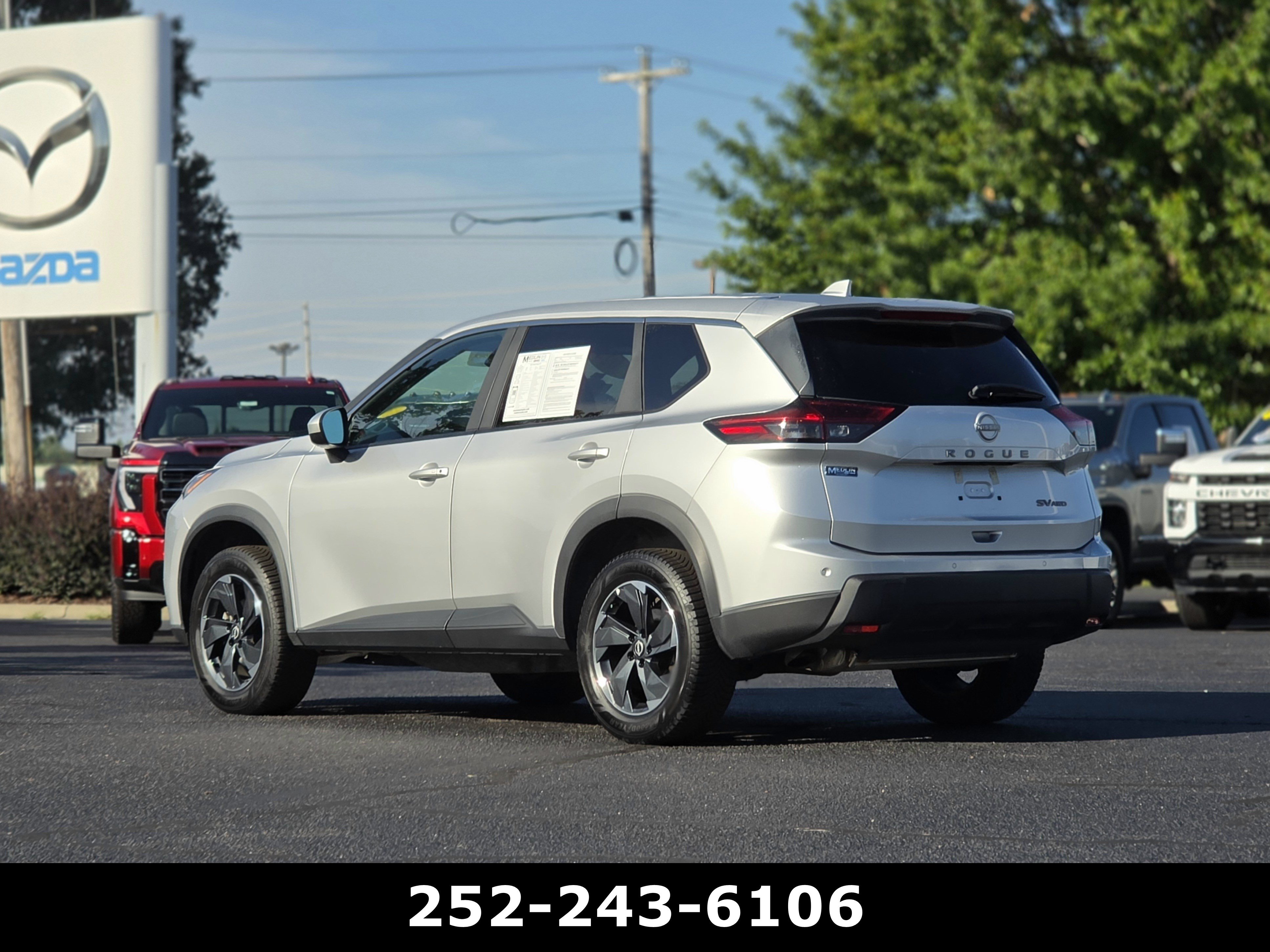 Used 2024 Nissan Rogue SV AWD/4WD image 5
