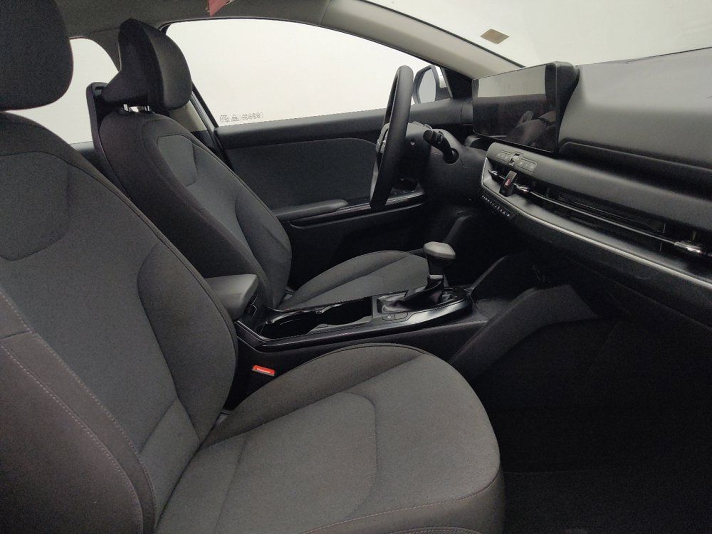 Used 2025 Kia K4 FWD image 21