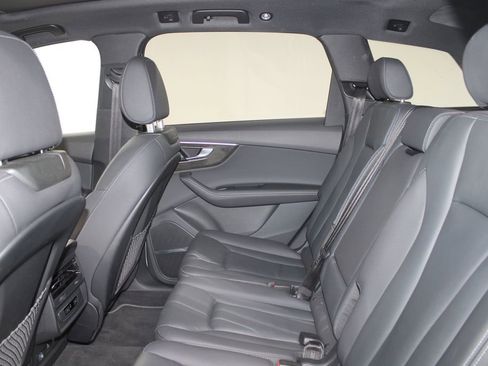 Used 2025 Audi Q7 3.0T Premium Plus AWD/4WD image 23