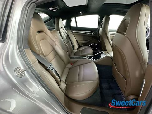 Used 2022 Porsche Panamera GTS image 14