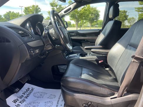 Used 2019 Dodge Grand Caravan GT FWD image 18