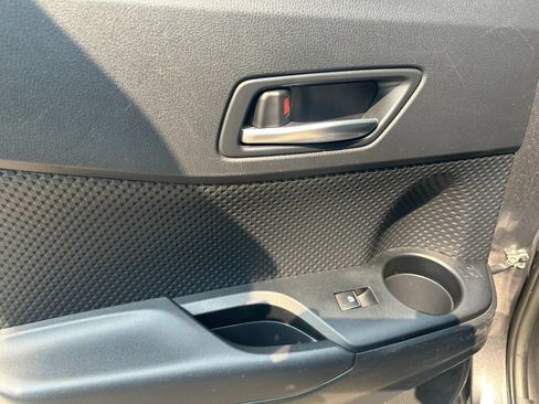 Used 2018 Toyota C-HR XLE FWD image 15