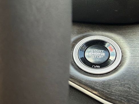 Certified 2025 Jeep Grand Cherokee L Limited w/ Black Appearance Package image 20