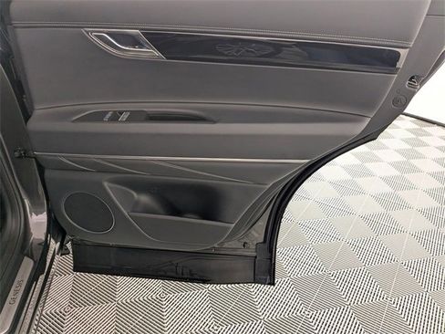 Used 2025 Genesis GV80 2.5T Standard image 32