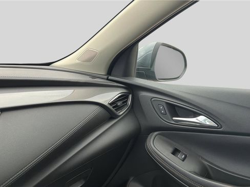 Used 2020 Buick Encore GX Essence w/ Experience Buick Package image 10