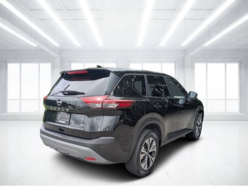 Used 2023 Nissan Rogue SV FWD image 3