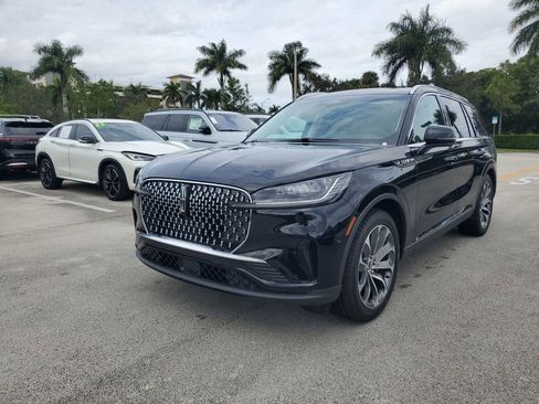 New 2025 Lincoln Aviator 2WD image 2