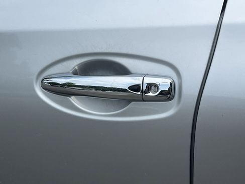 Used 2018 Nissan Rogue SV FWD image 29