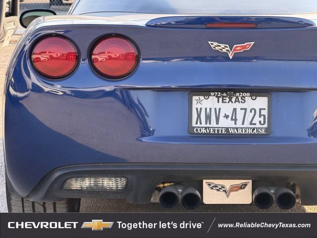 Used 2005 Chevrolet Corvette Coupe w/ Preferred Equipment Group RWD image 7