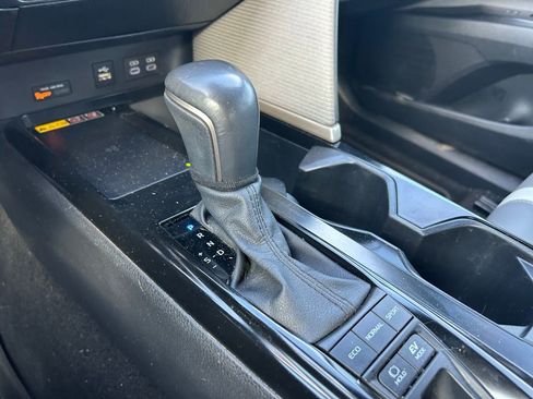 Used 2025 Toyota Camry SE w/ Multimedia Upgrade Package FWD image 28