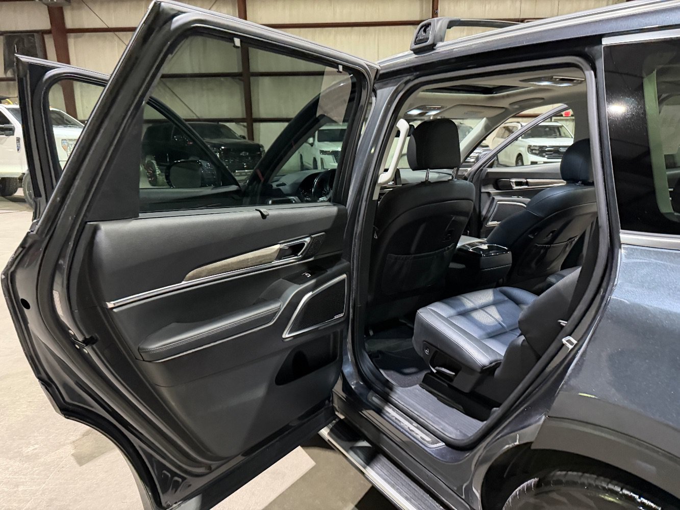 Used 2021 Kia Telluride SX w/ Towing Package AWD/4WD image 16