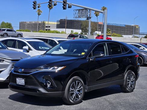 Used 2023 Toyota Venza LE AWD/4WD image 8