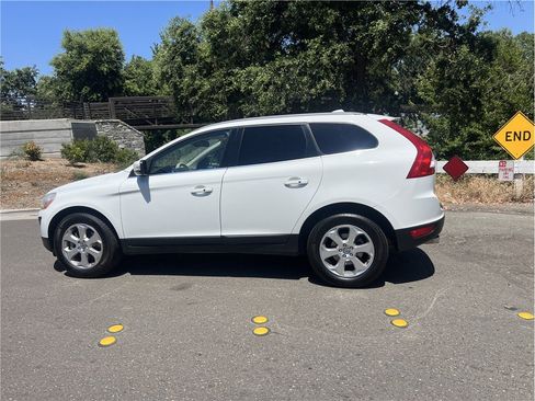 Used 2013 Volvo XC60 3.2 AWD/4WD image 4