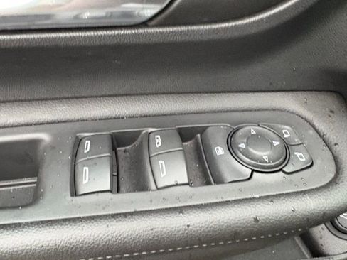 Used 2022 GMC Terrain SLT image 12