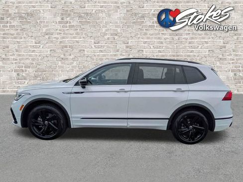 Certified 2023 Volkswagen Tiguan SE R-Line FWD image 7
