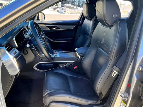 Used 2024 Jaguar F-PACE R-Dynamic S image 19