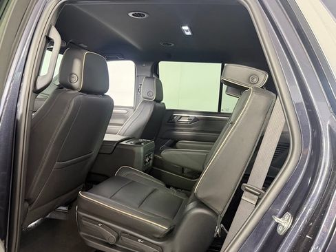 Used 2025 Chevrolet Tahoe Premier AWD/4WD image 26
