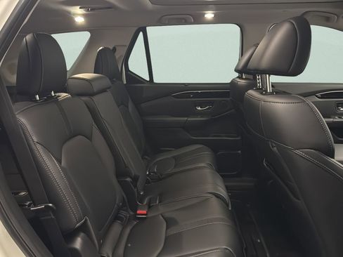 Certified 2023 Honda Pilot Touring image 18