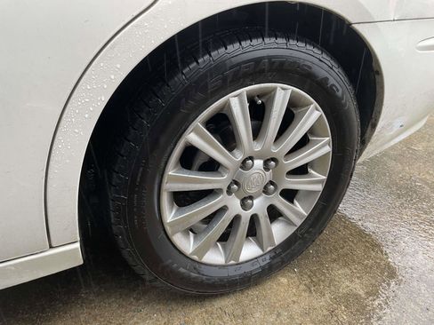 Used 2007 Buick LaCrosse CXS image 3