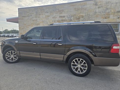 Used 2017 Ford Expedition EL King Ranch RWD image 3
