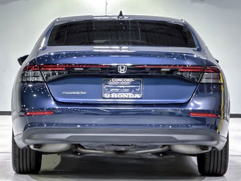Used 2023 Honda Accord EX image 10