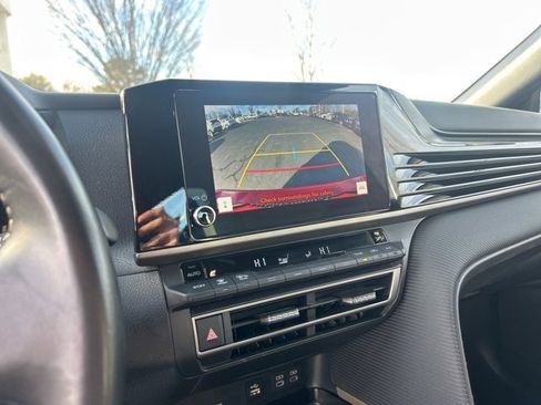 Used 2025 Toyota Camry SE image 20