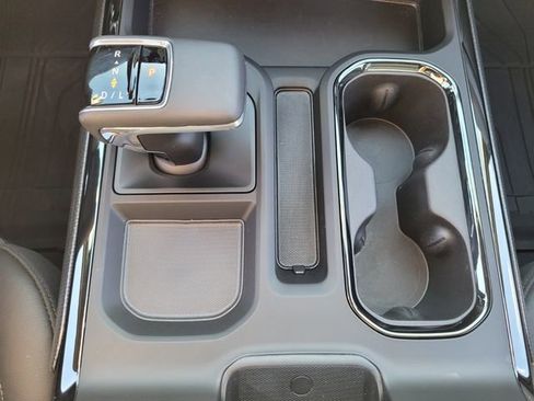 Used 2025 Chevrolet Silverado 1500 ZR2 w/ Technology Package image 29