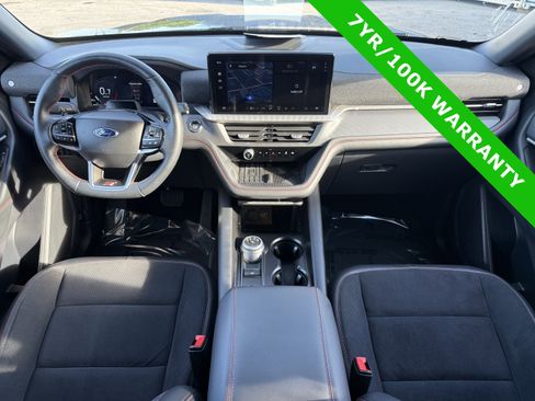 Certified 2025 Ford Explorer ST image 17