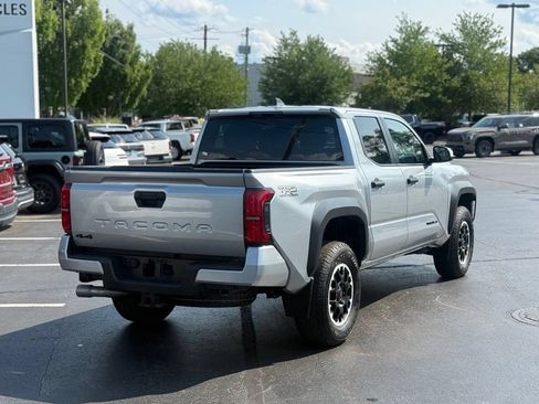 Used 2024 Toyota Tacoma TRD Off-Road AWD/4WD image 7
