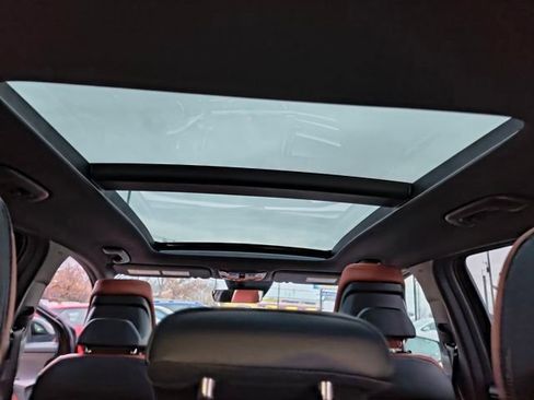 Used 2025 Kia Sportage SX image 29