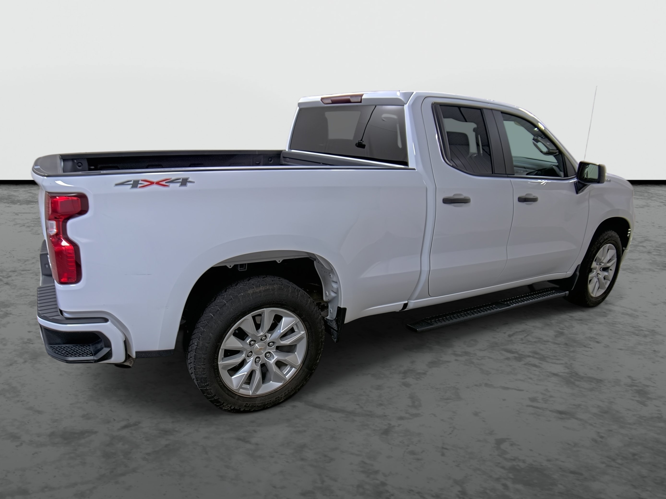 Used 2024 Chevrolet Silverado 1500 Custom AWD/4WD image 4