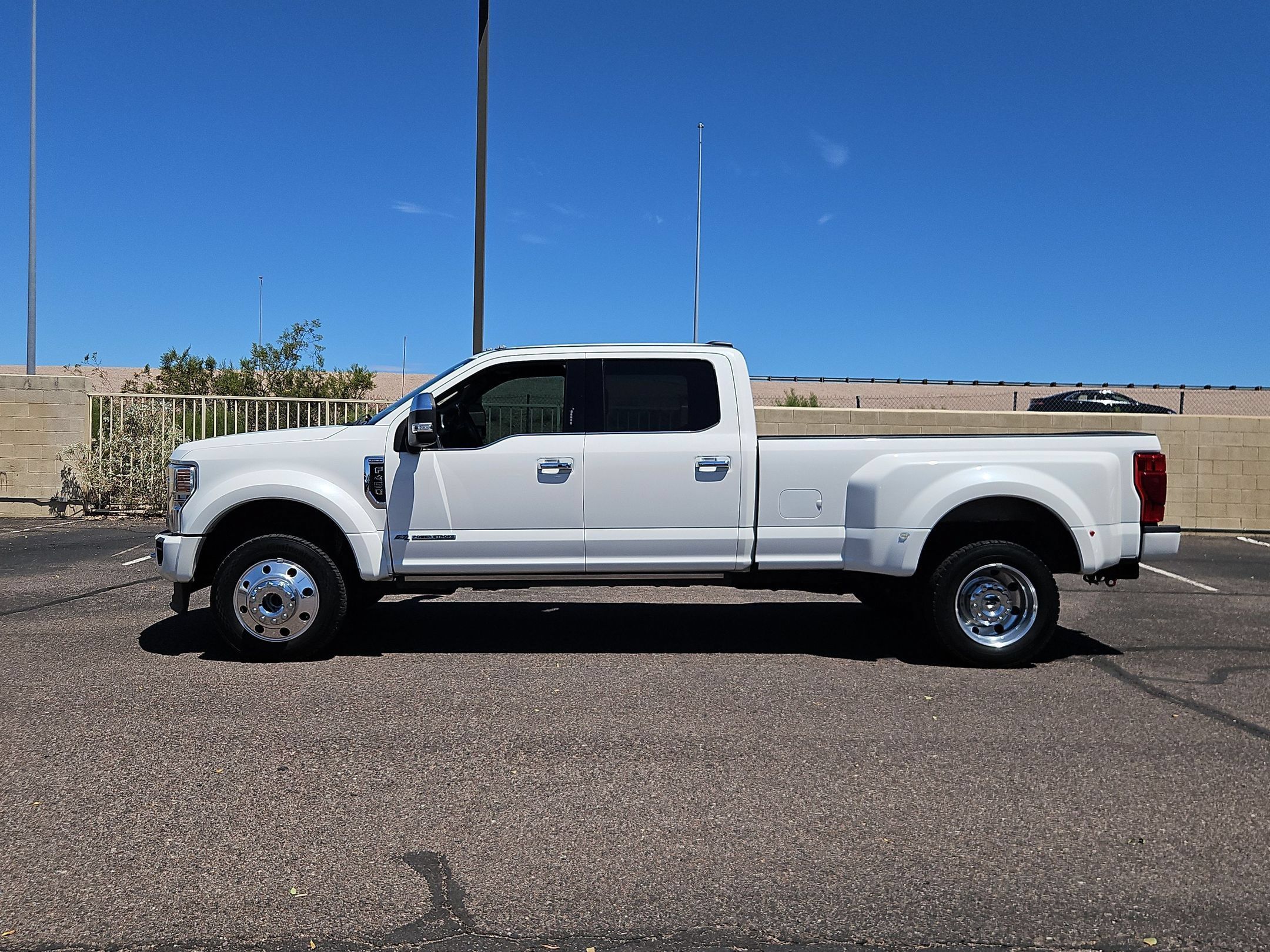 Certified 2022 Ford F450 Platinum AWD/4WD image 9