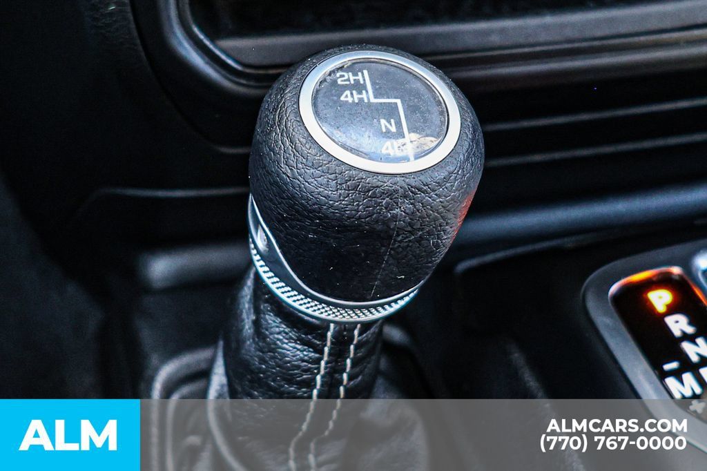 Used 2021 Jeep Wrangler Unlimited Sahara w/ Uconnect 4C Nav & Sound Group AWD/4WD image 40