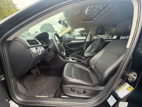 Used 2013 Volkswagen Passat 2.5 SE FWD image 27