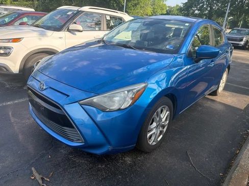 Used 2016 Scion iA FWD image 5