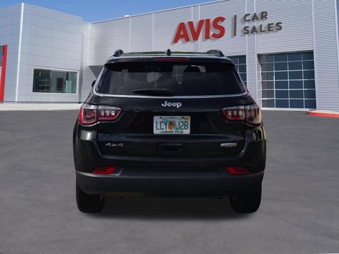 Used 2025 Jeep Compass Latitude AWD/4WD image 7