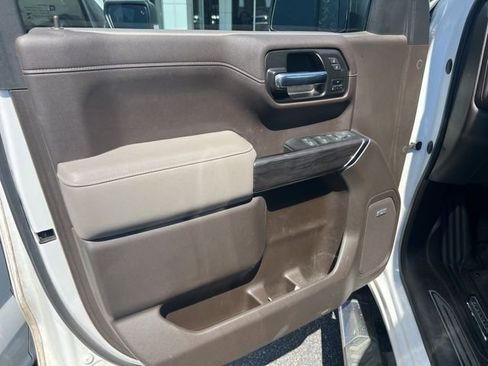 Used 2022 Chevrolet Silverado 1500 LTZ w/ LTZ Premium Package RWD image 12