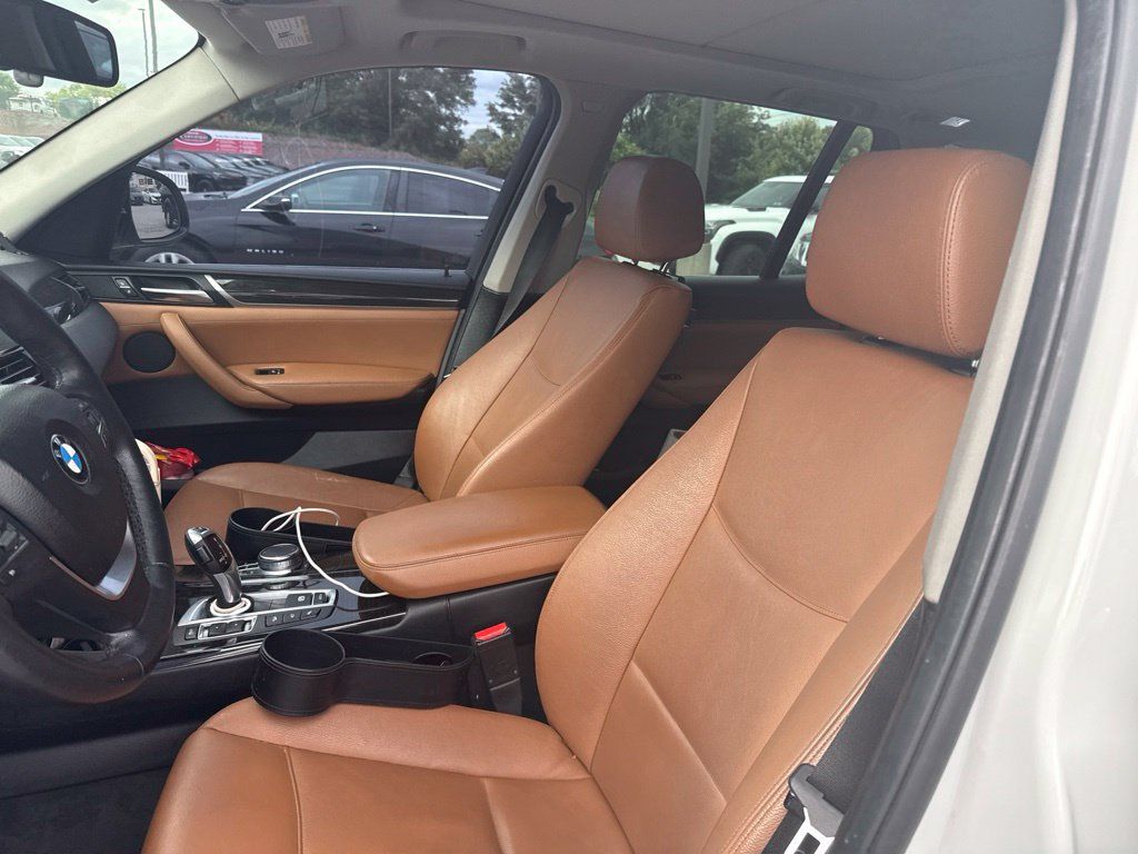 Used 2017 BMW X3 xDrive28i AWD/4WD image 4