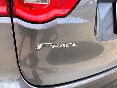 Used 2017 Jaguar F-PACE Premium image 30