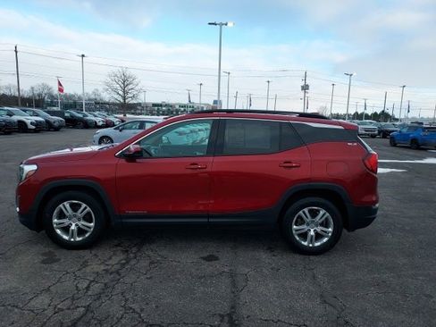 Used 2018 GMC Terrain SLE w/ Driver Convenience Package image 7