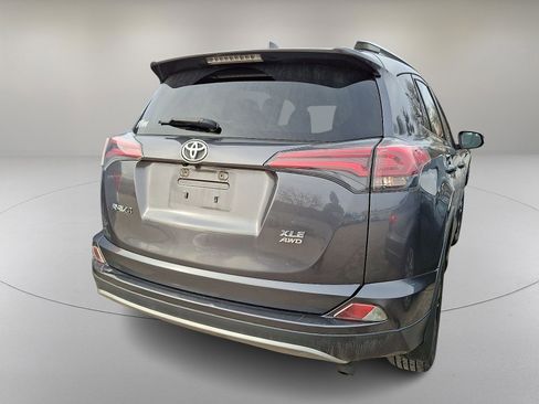 Used 2018 Toyota RAV4 XLE image 8