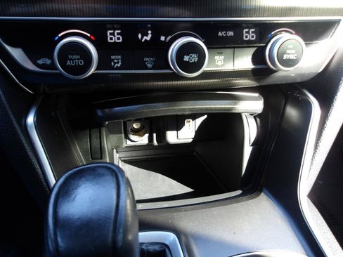 Used 2018 Honda Accord Sport image 20