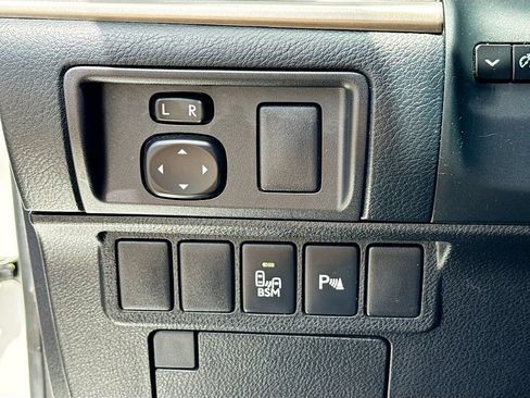 Used 2015 Lexus ES 350 w/ Luxury Package FWD image 10