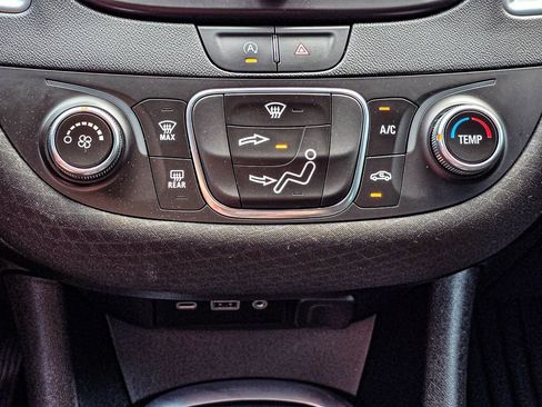 Used 2021 Chevrolet Malibu RS FWD image 21