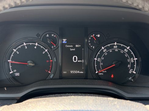 Used 2020 Toyota 4Runner SR5 Premium w/ Moonroof Package AWD/4WD image 13