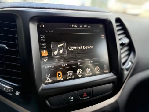 Used 2017 Jeep Cherokee 75th Anniversary image 26