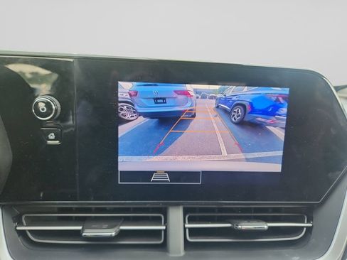 Used 2025 Chevrolet Trax LS w/ LS Convenience Package FWD image 21