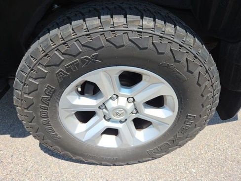 Used 2015 Toyota 4Runner SR5 AWD/4WD image 24