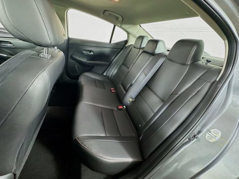 Used 2023 Nissan Sentra SR w/ SR Premium Package FWD image 18