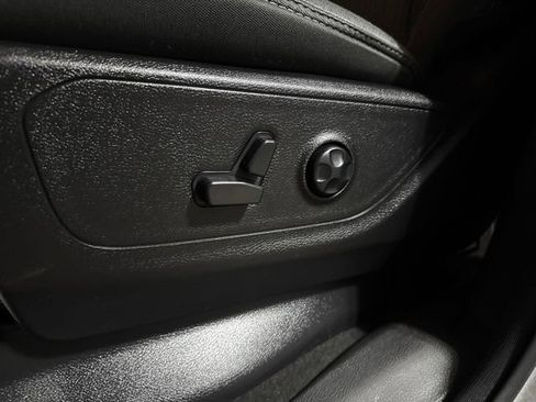 Used 2020 RAM 1500 Big Horn AWD/4WD image 4